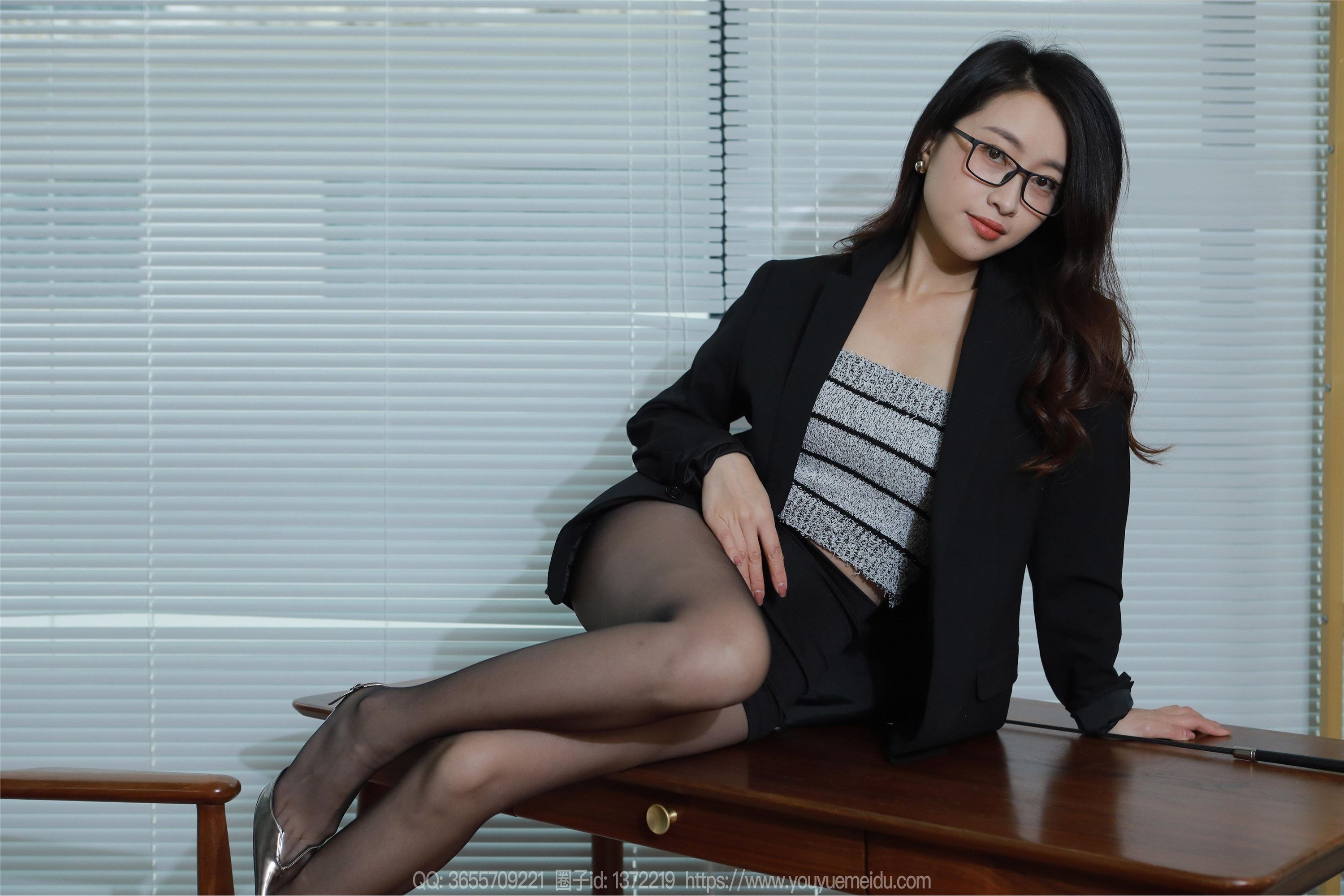 IESS异思趣向  2024.03.04 丝享家 1678 小婕《眼镜OL（下）》